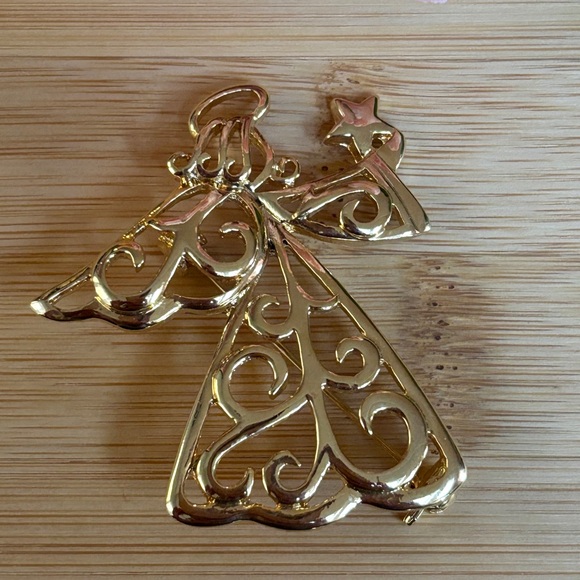 Gold Plated Angel with Star Brooch "For Onto Us" by Premier Designs - Picture 3 of 6